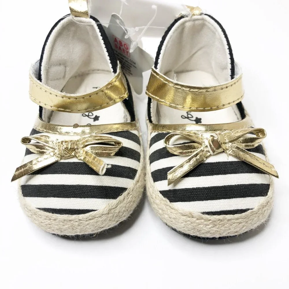 NWT Rising Star Gold Striped Crib Shoes